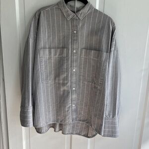 Everlane boxy oxford button up shirt.